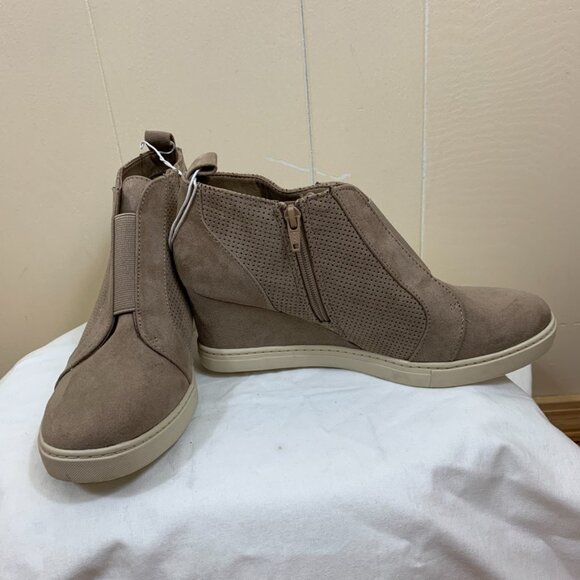 a new day Shoes - A New Day Tan Plataforma Shoes Size 9.5 NWT